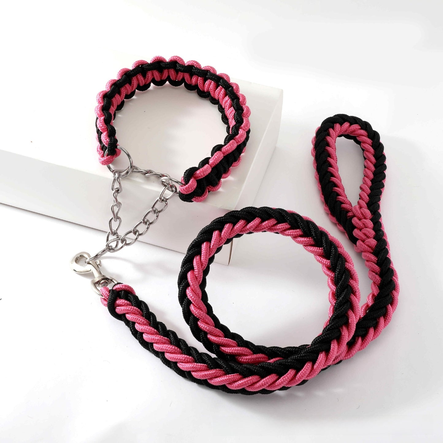 Dog Walker Leash – Strong Adjustable Nylon Leash for Safe & Comfortable Walks